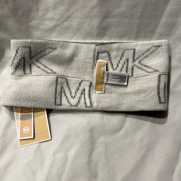 Micheal Kors Reversible Headband (R $38) NWT - Picture 4 of 4